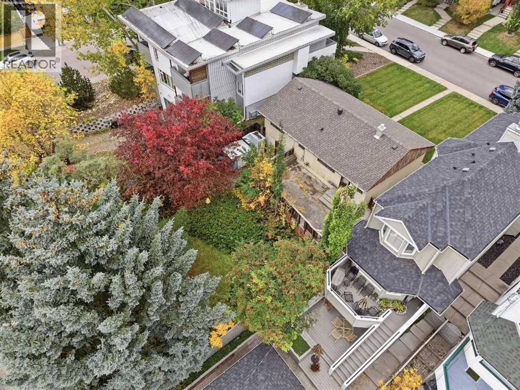 2235 31 Avenue SW - 12