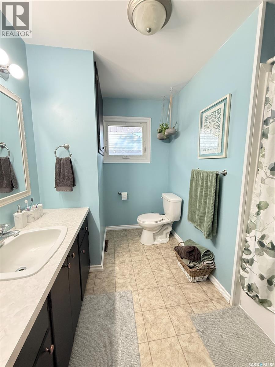 212 Ash DRIVE, Weyburn — photo 13