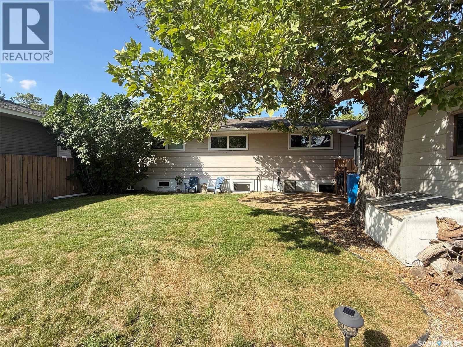212 Ash DRIVE, Weyburn — photo 25