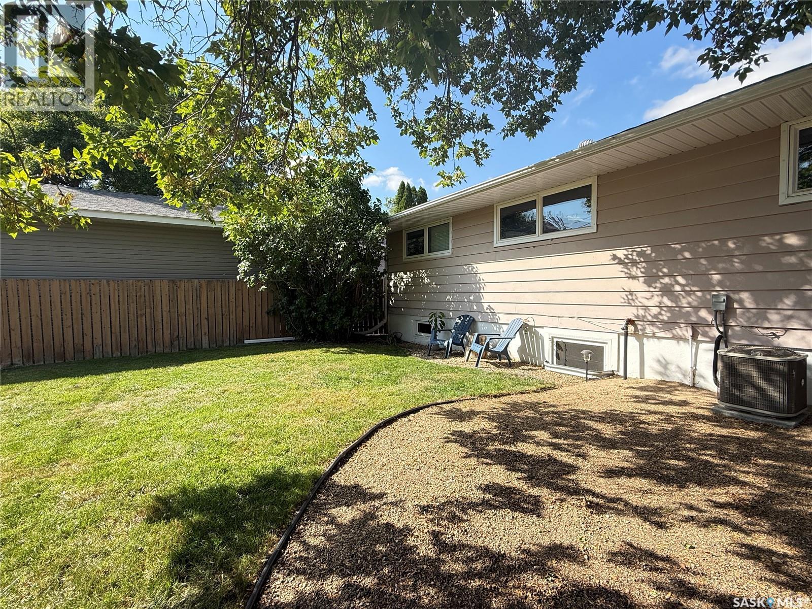212 Ash DRIVE, Weyburn — photo 26
