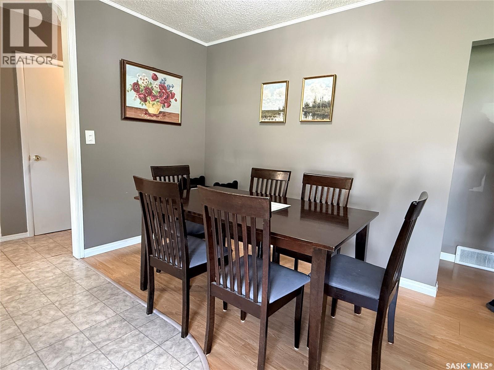 212 Ash DRIVE, Weyburn — photo 8