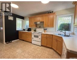 Bedroom - 212 Ash Drive, Weyburn, SK S4H0S2 Photo 6
