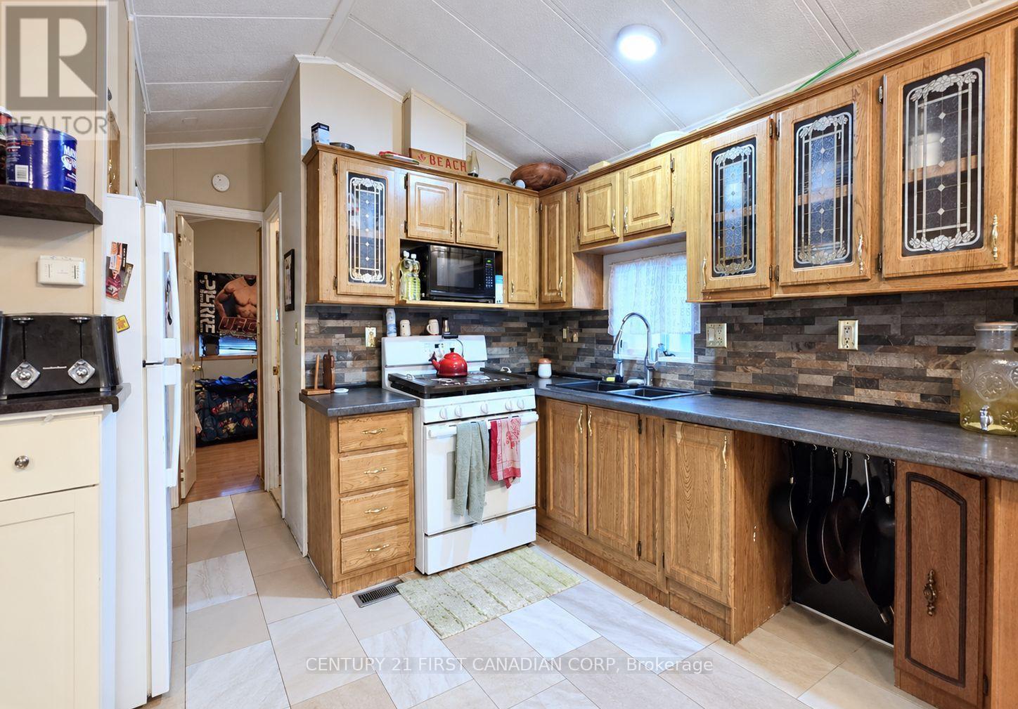 79681 BLUEWATER HIGHWAY, Central Huron (Goderich) — photo 9
