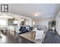5pc Bathroom - 586 Prospect Drive Sw, Medicine Hat, AB T1A4C1 Photo 8
