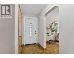 Bedroom - 337 8 Street Sw, Medicine Hat, AB T1A4L8 Photo 6