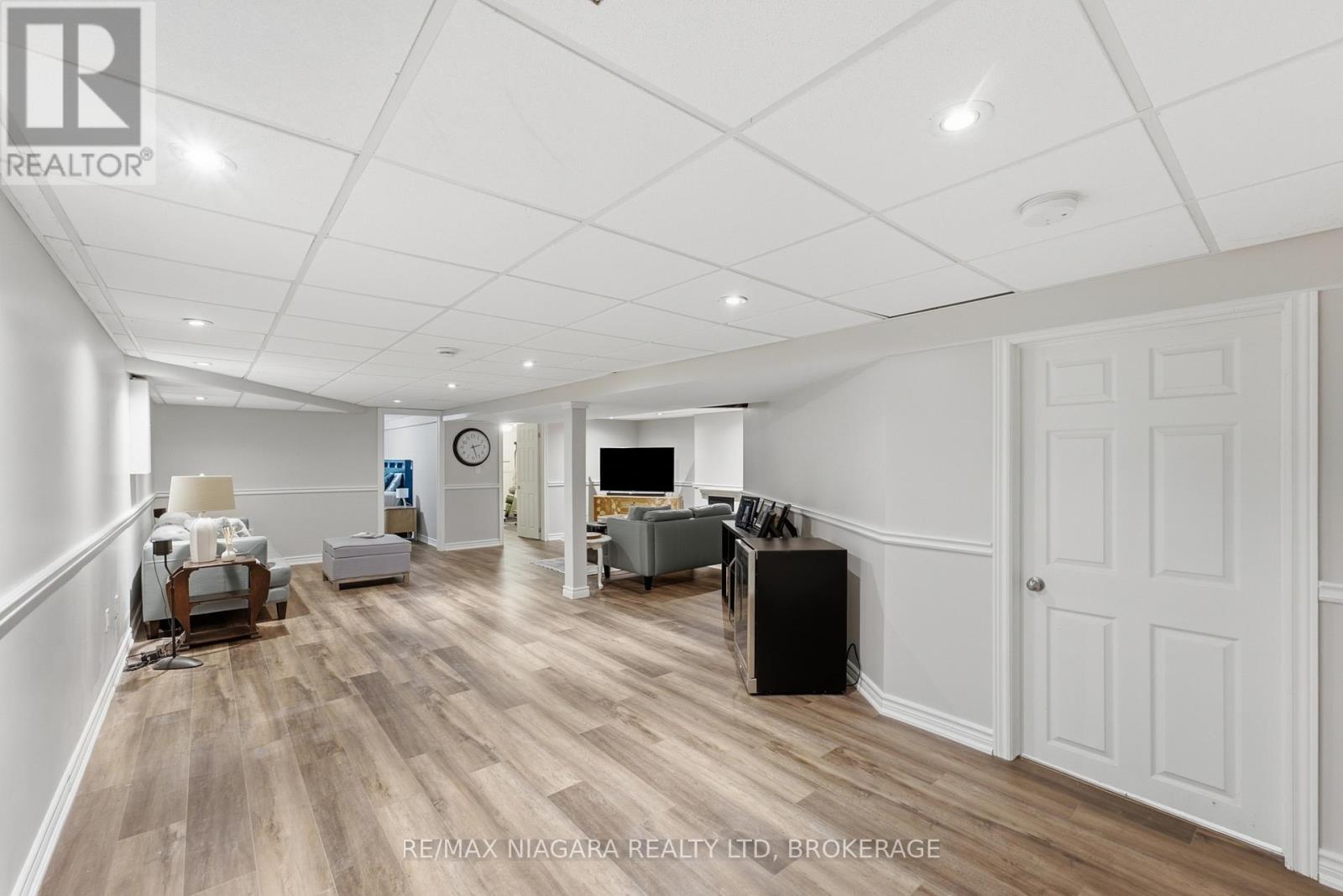1042 LAKESHORE ROAD W - Image 22