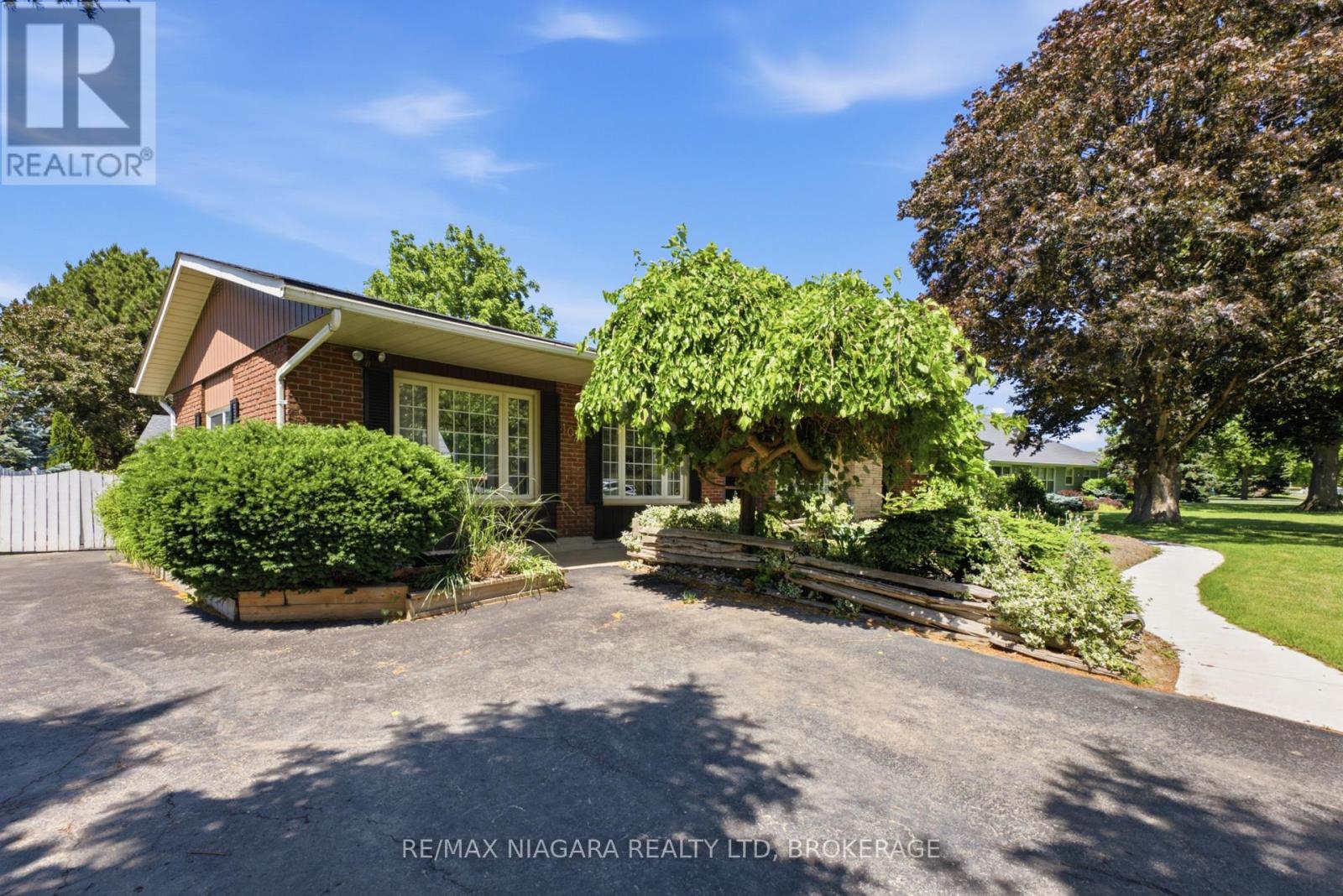 1042 LAKESHORE ROAD W, St. Catharines (Rural Port) — photo 3