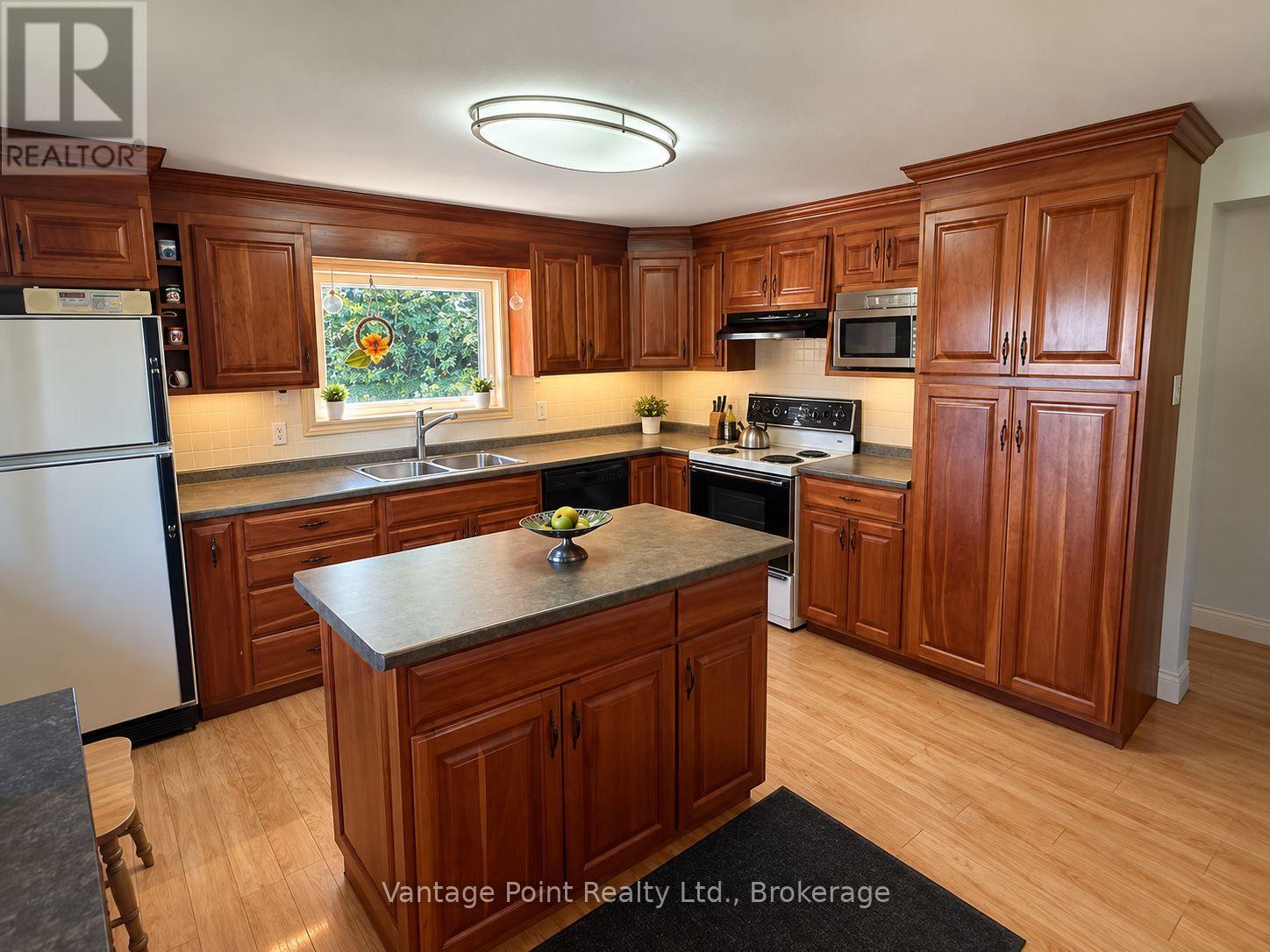 317048 6 & 10 HIGHWAY, Chatsworth — photo 12
