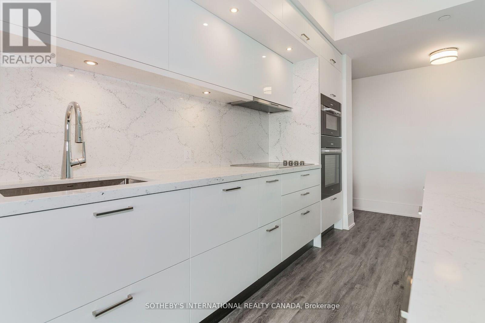 1101 - 10 INN ON THE PARK DRIVE, Toronto (Banbury-Don Mills) — photo 11
