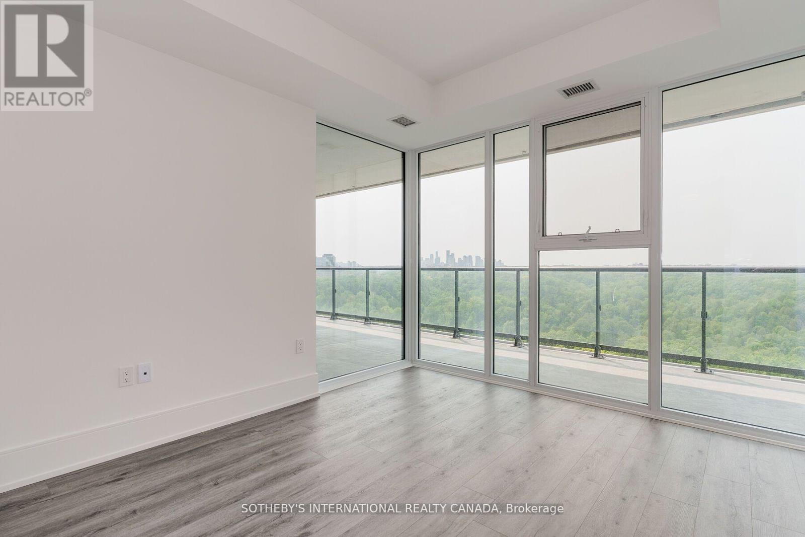 #1101 10 INN ON THE PARK DRIVE - Image 19