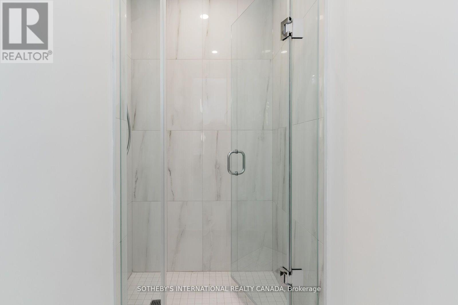 #1101 10 INN ON THE PARK DRIVE - Image 20