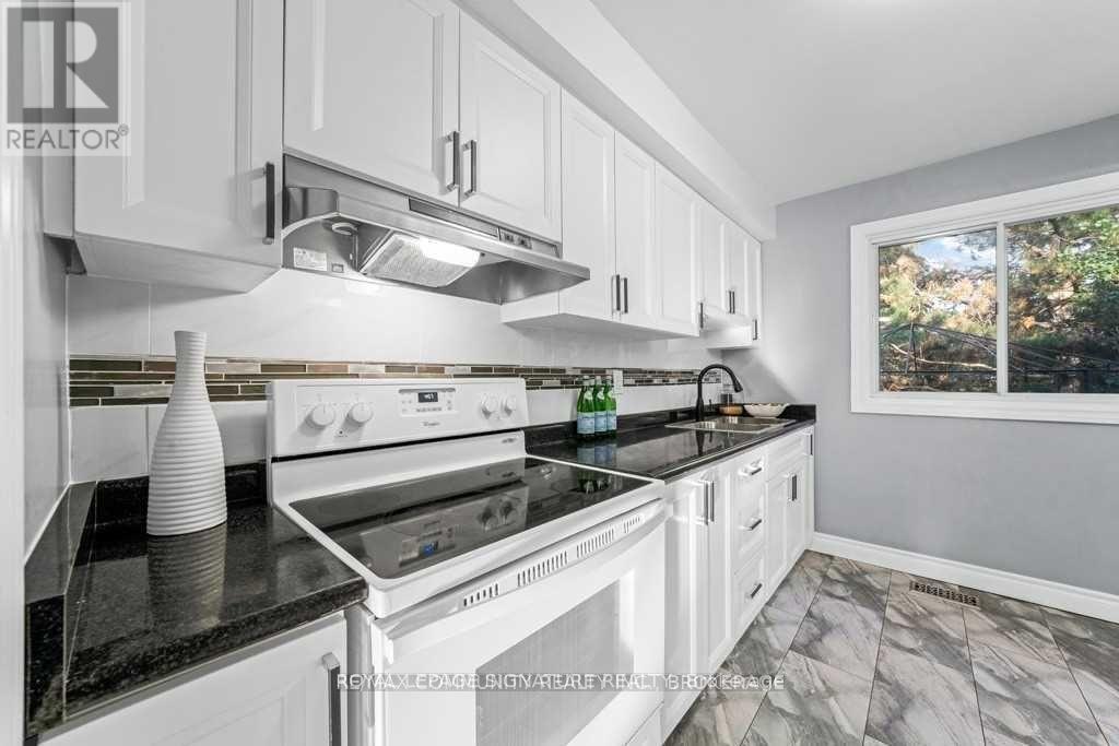 UPPER - 11 MID PINES ROAD, Toronto (Woburn) — photo 4