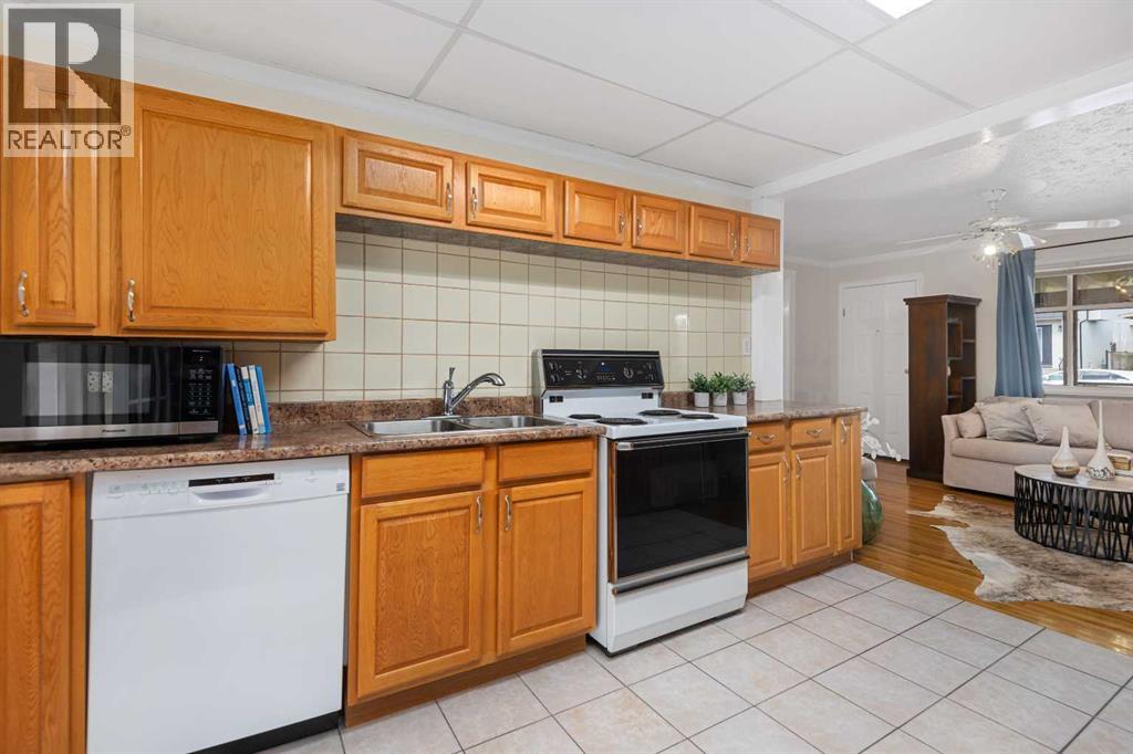 8335 47 Avenue NW, Calgary, Alberta, T3B1Z6 — thumbnail 8