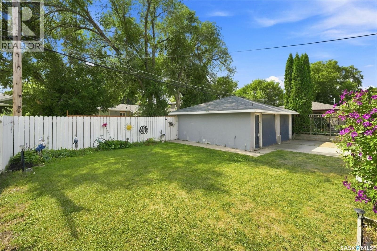 416 Willow STREET E - Image 43