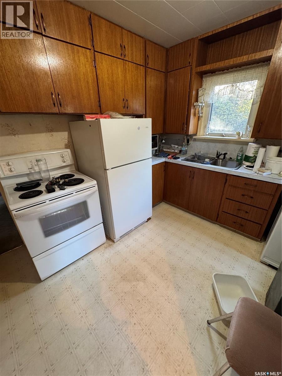 67 3rd STREET E, Birch Hills — photo 2
