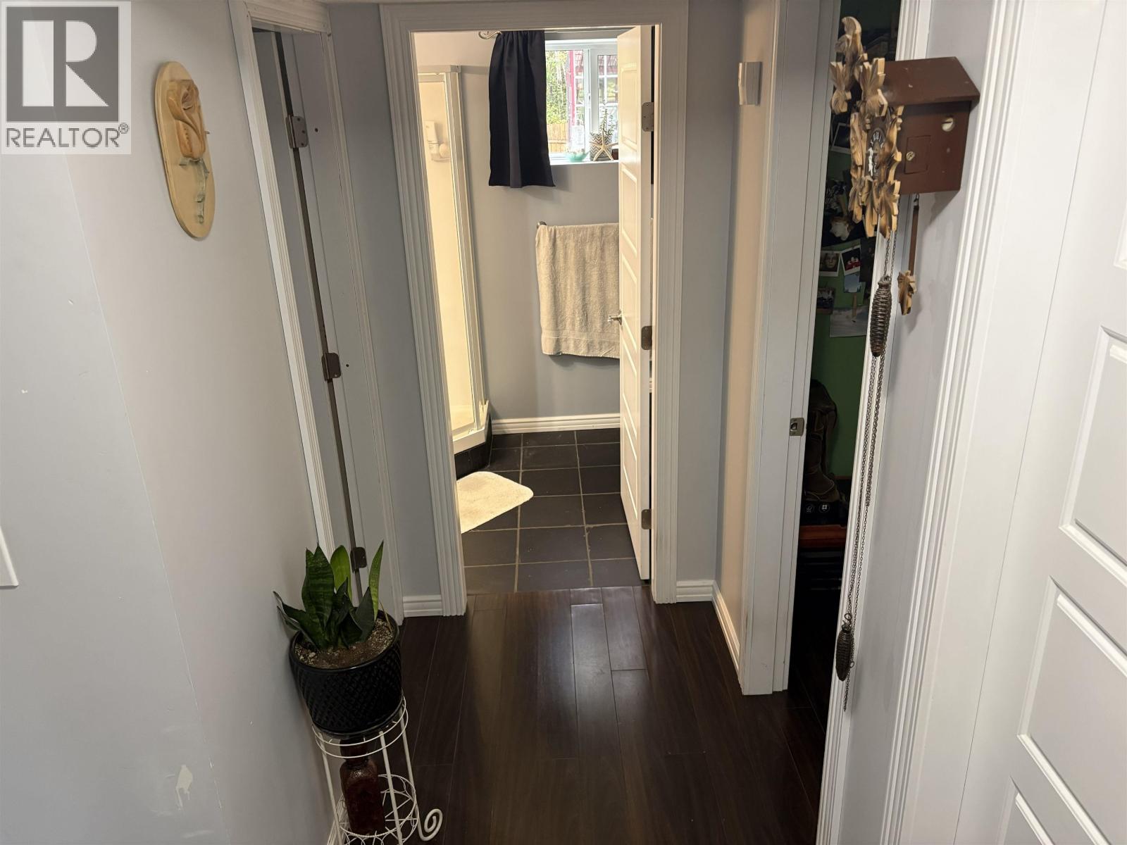 6828 FAIRMONT CRESCENT - 21