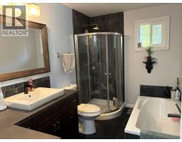 Photo 9 of 32, 6828 FAIRMONT CRESCENT · Prince George, BC