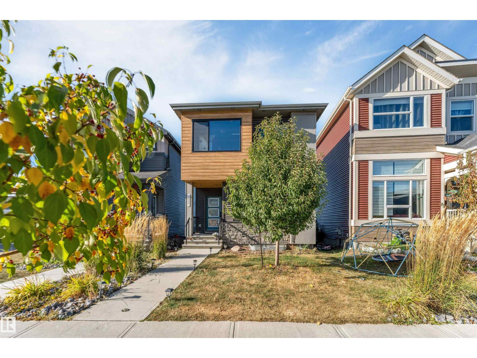 266 CHARLESWORTH DR SW, Edmonton, Alberta, T6X2P4