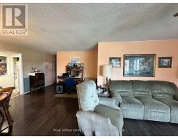 Living room - 250 Stephenson Rd 12 West Road W, Huntsville, ON P0B1M0 Photo 9