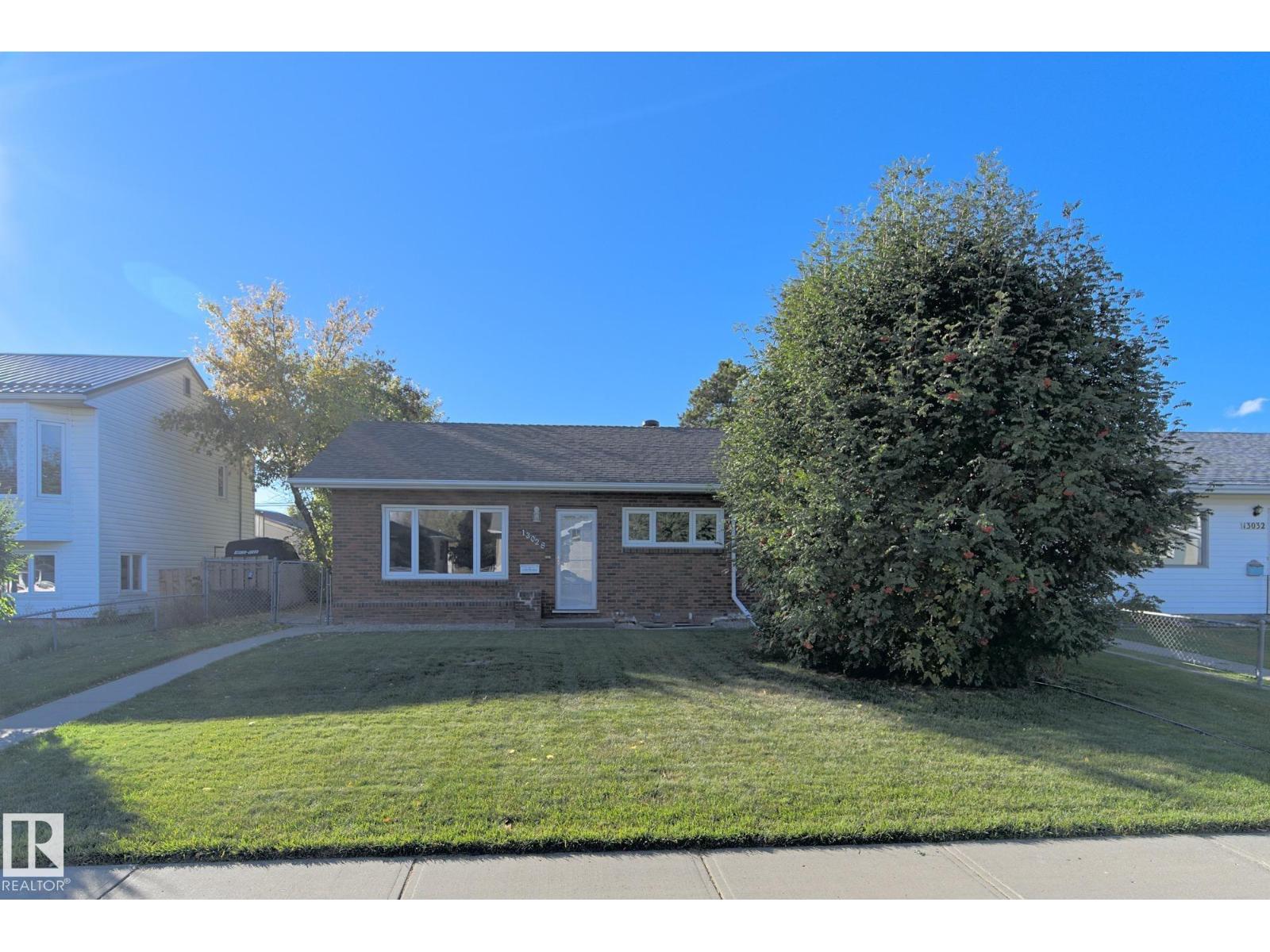 13028 134 ST NW, Edmonton, Alberta, T5L1V8