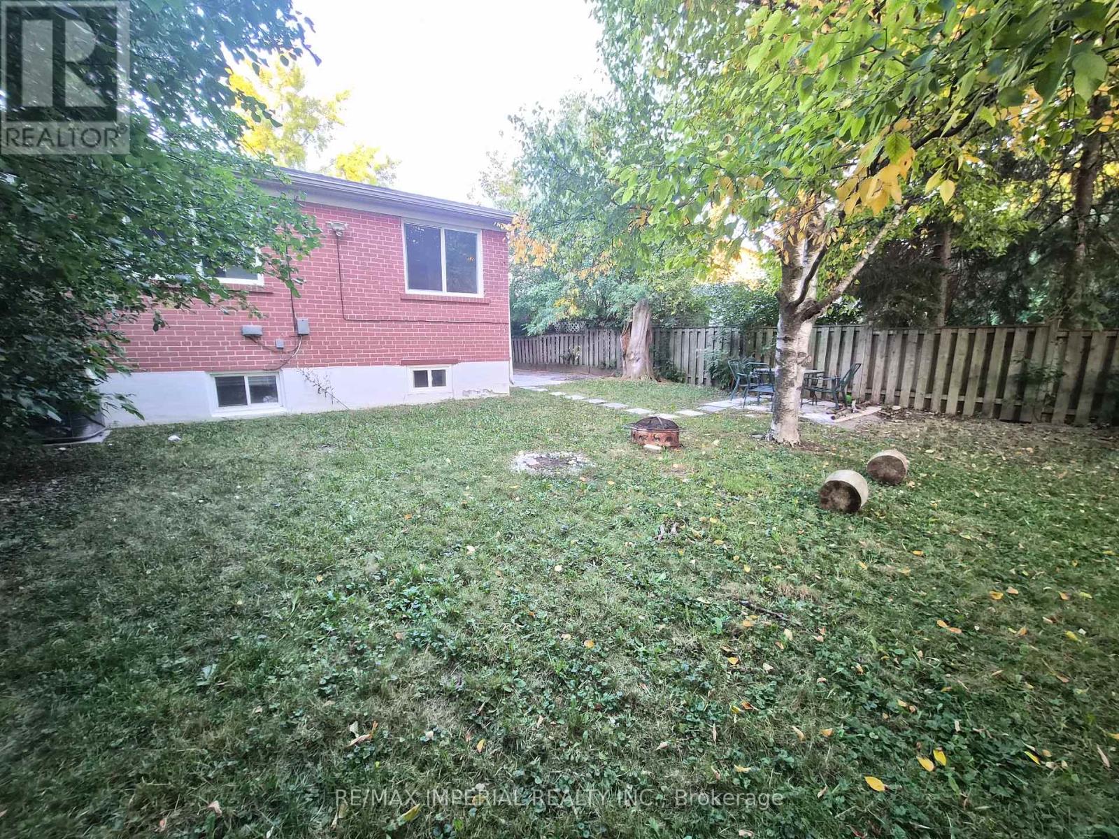 262 MCCONVEY DRIVE, Richmond Hill (Crosby) — photo 3