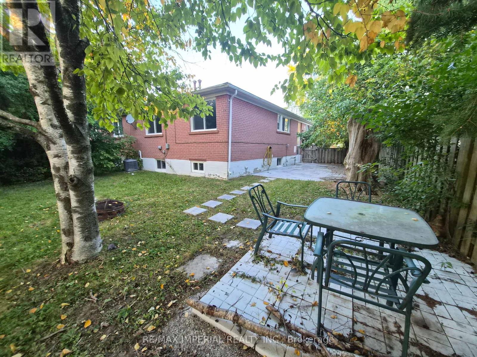 262 MCCONVEY DRIVE, Richmond Hill (Crosby) — photo 4