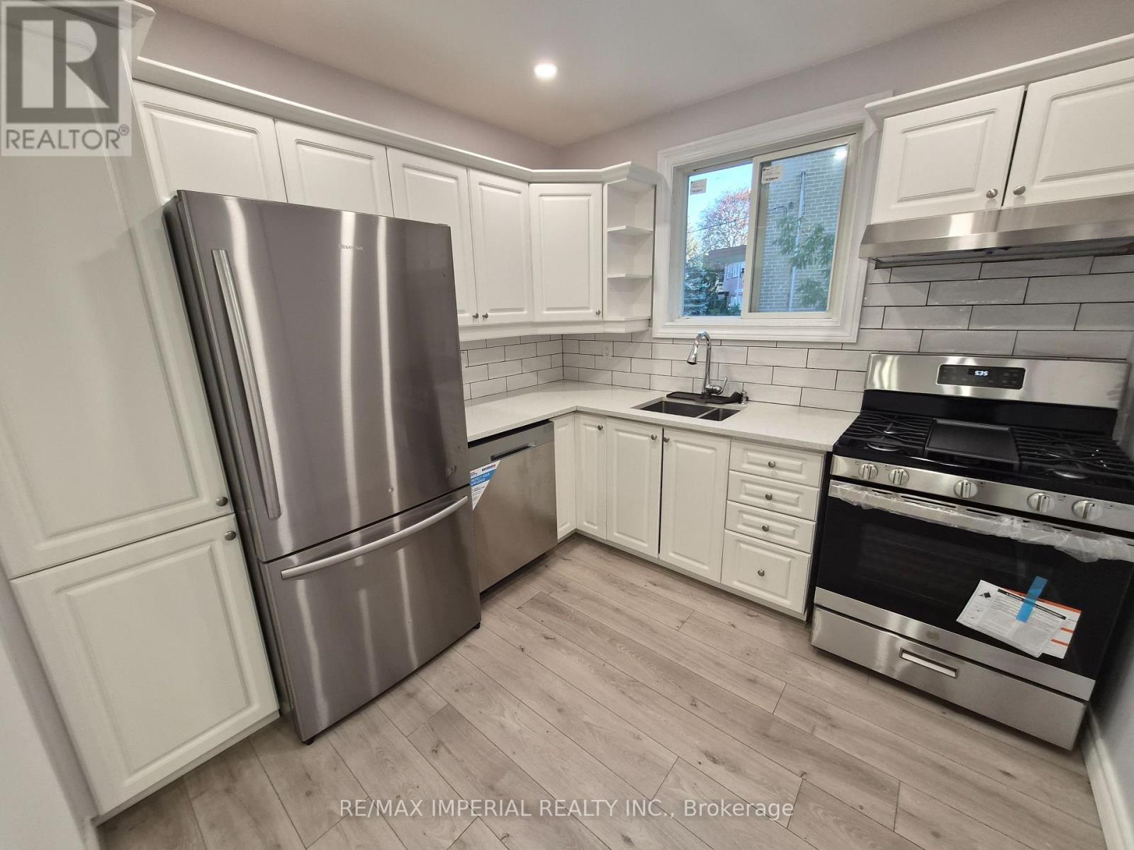 262 MCCONVEY DRIVE, Richmond Hill (Crosby) — photo 8