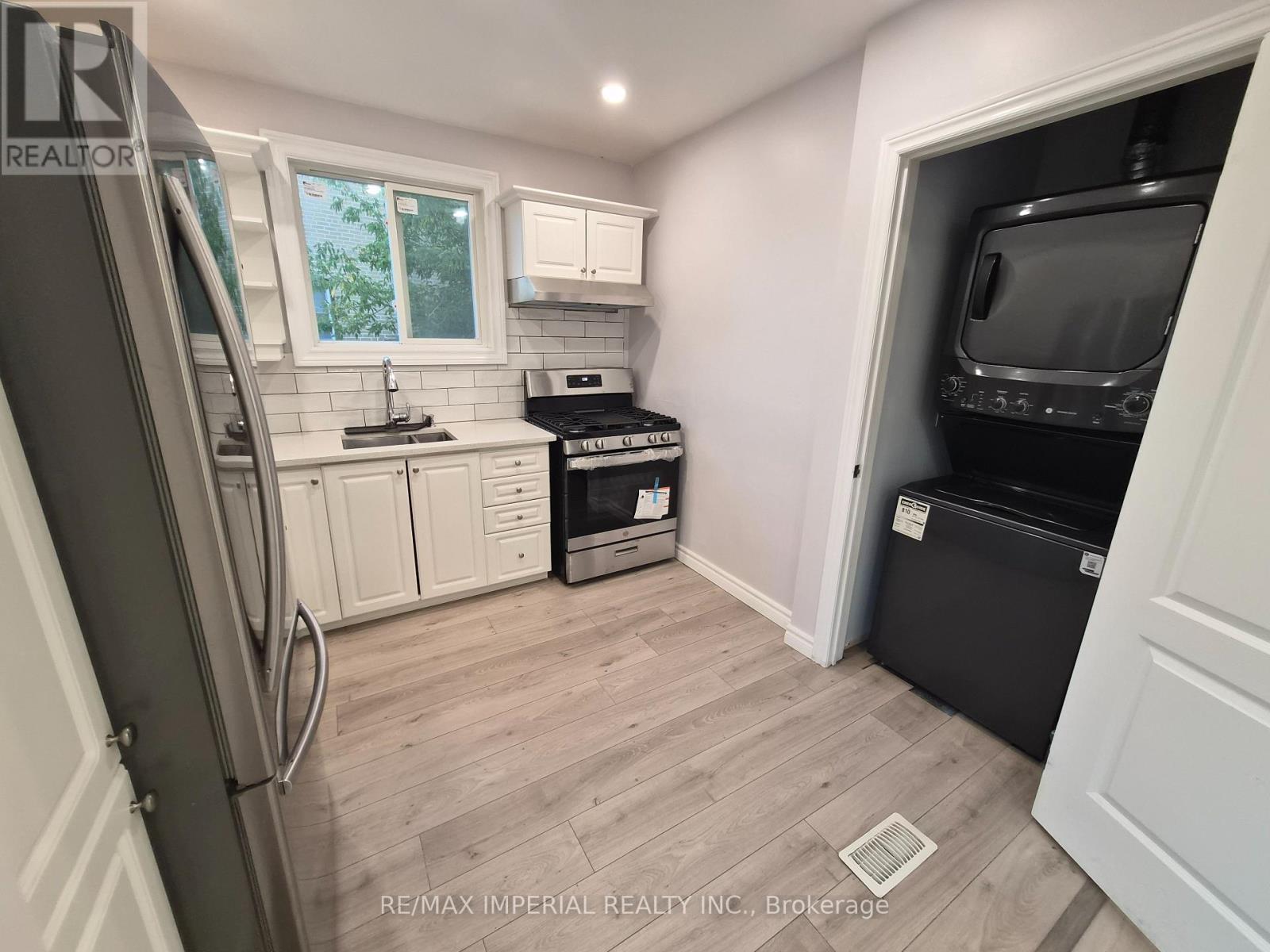 262 MCCONVEY DRIVE, Richmond Hill (Crosby) — photo 9