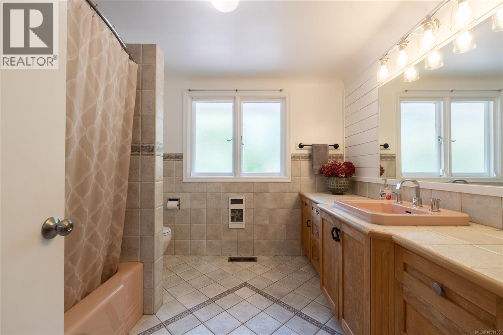 5957 Sooke Rd - 37