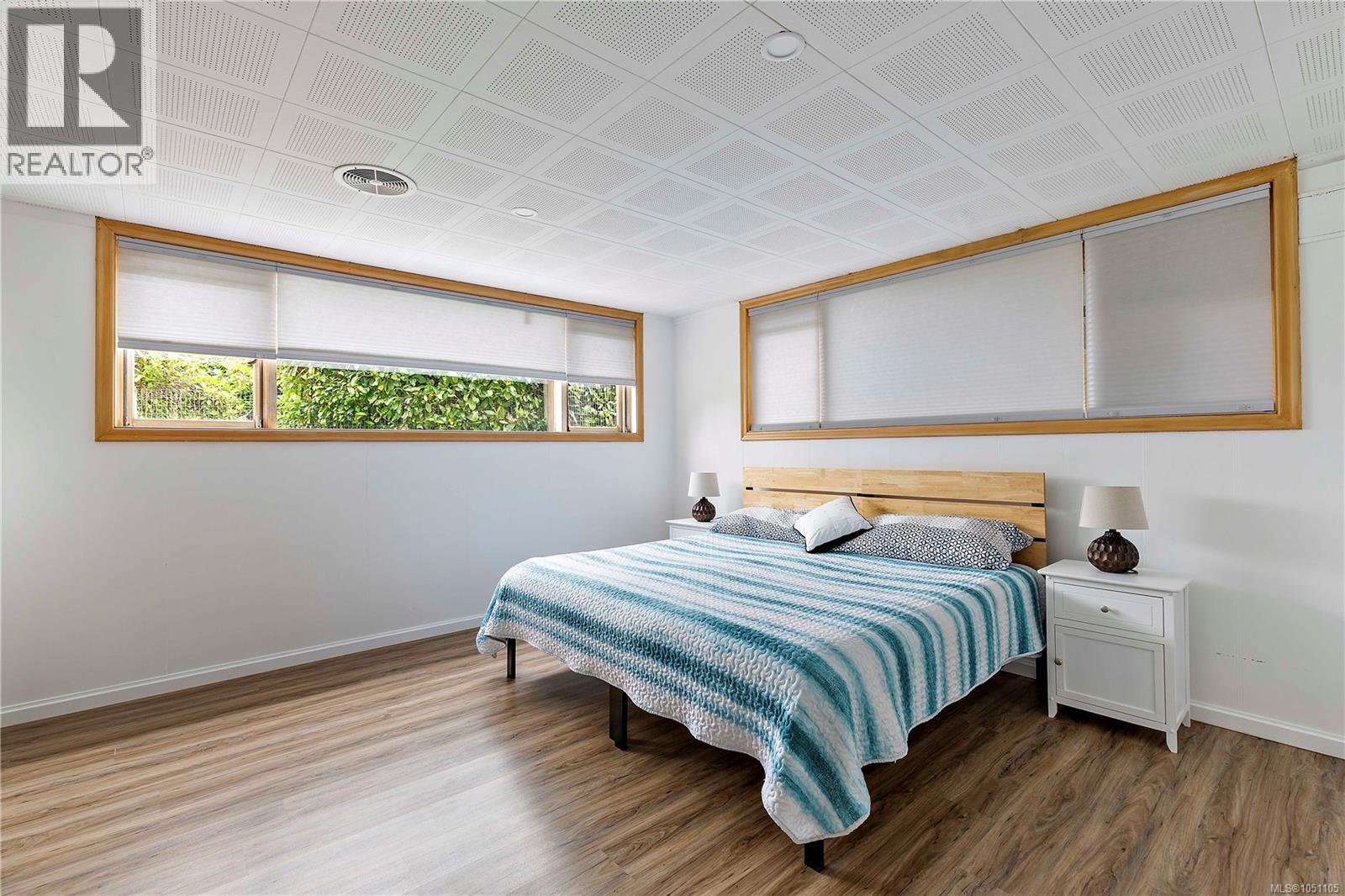 5957 Sooke Rd - 48