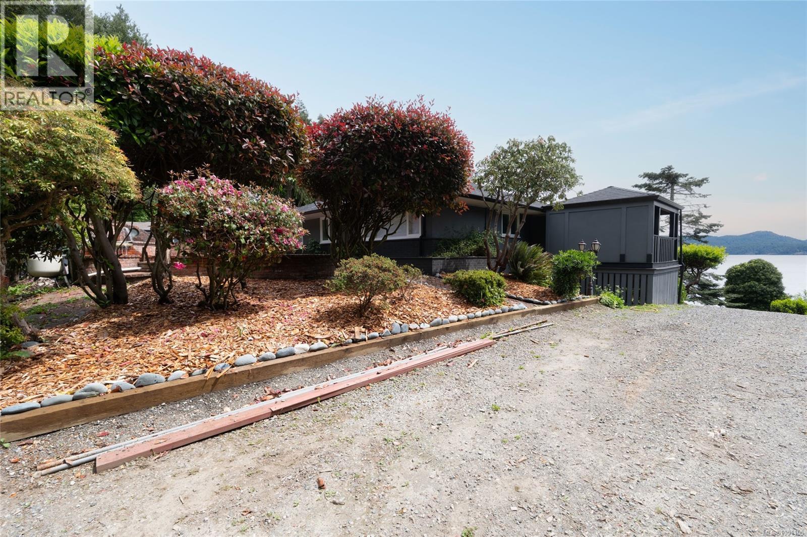5957 Sooke Rd - Image 65