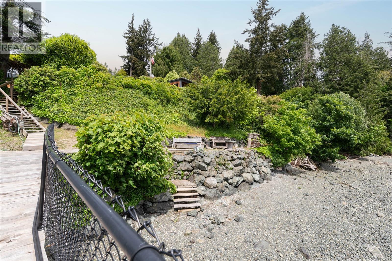 5957 Sooke Rd - Image 70