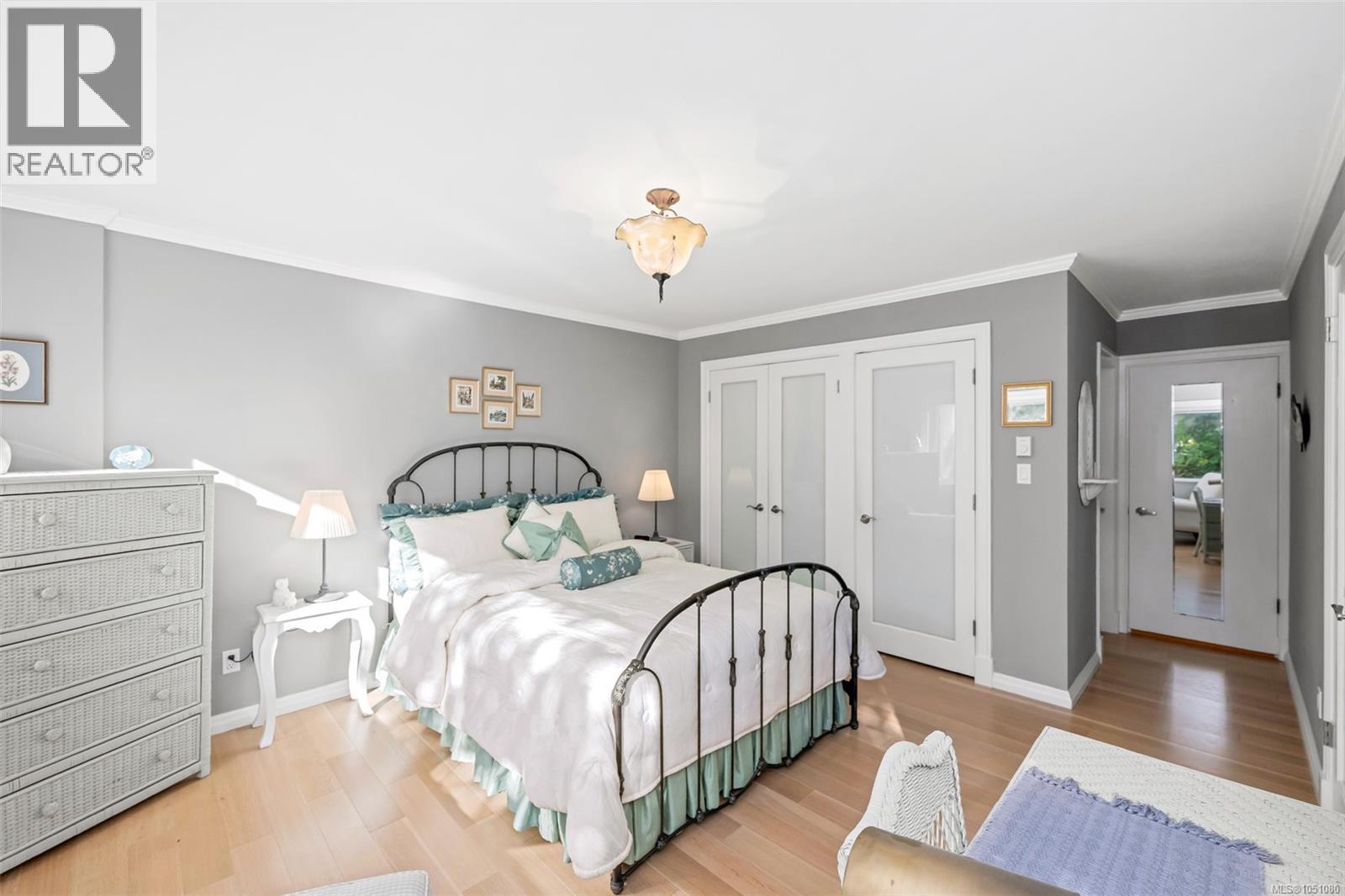 #407 1159 Beach Dr - 19