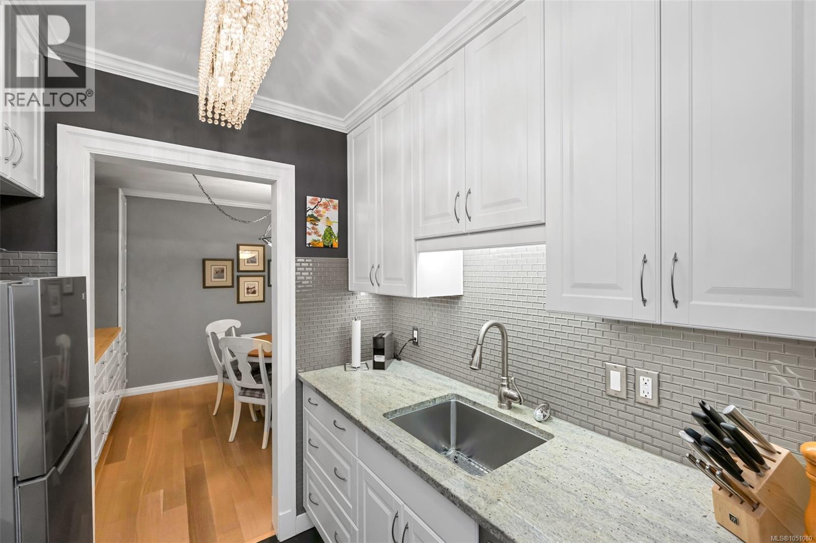 #407 1159 Beach Dr - Image 25