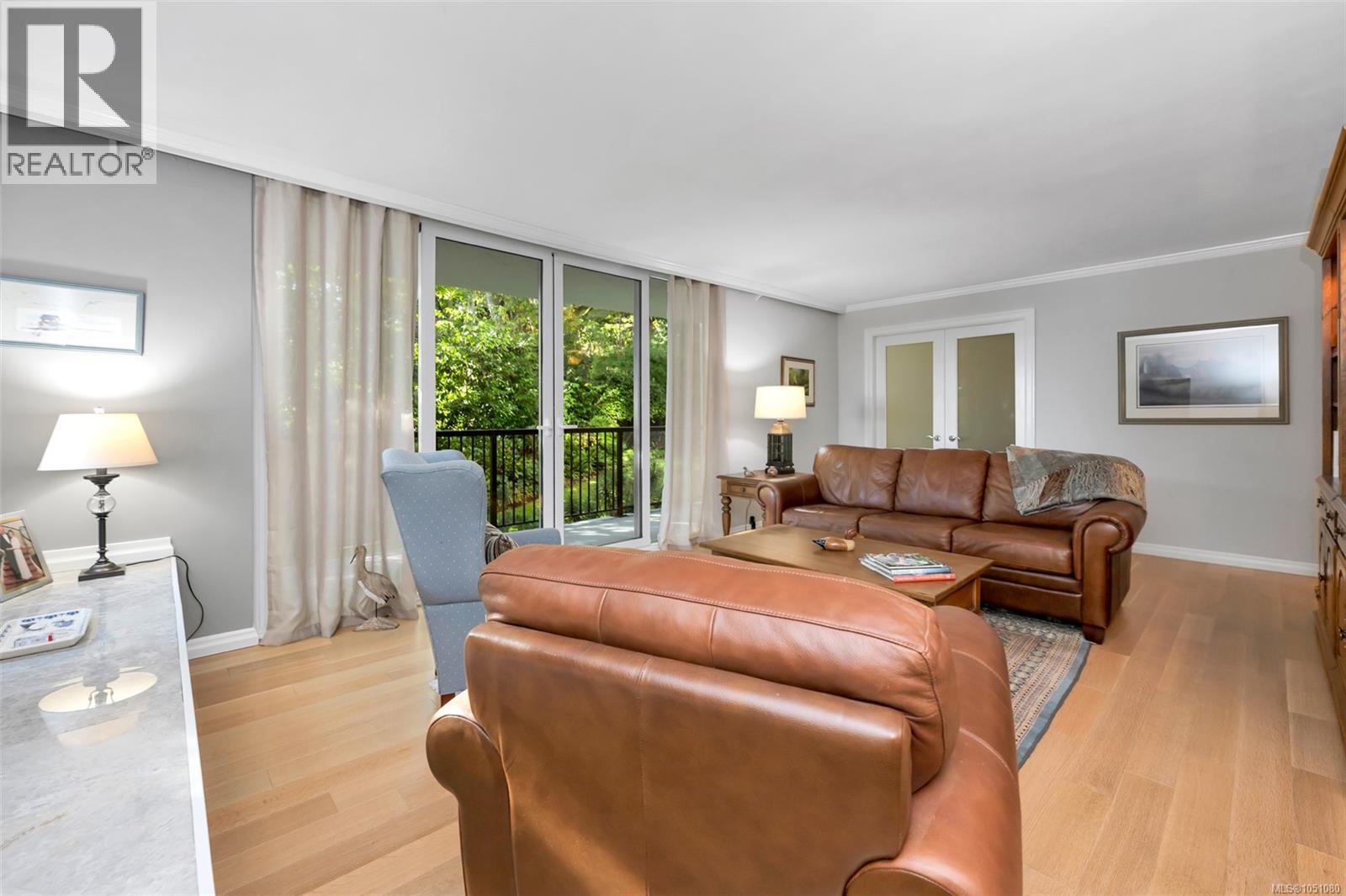 #407 1159 Beach Dr - 32