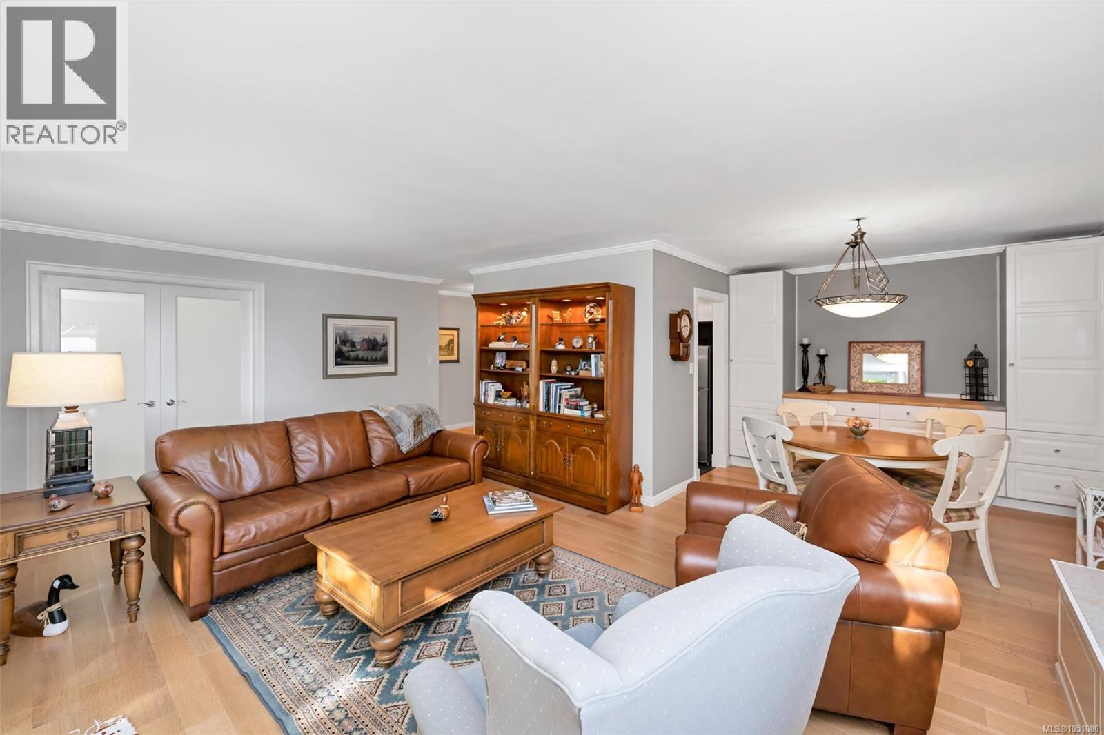 #407 1159 Beach Dr - Image 33