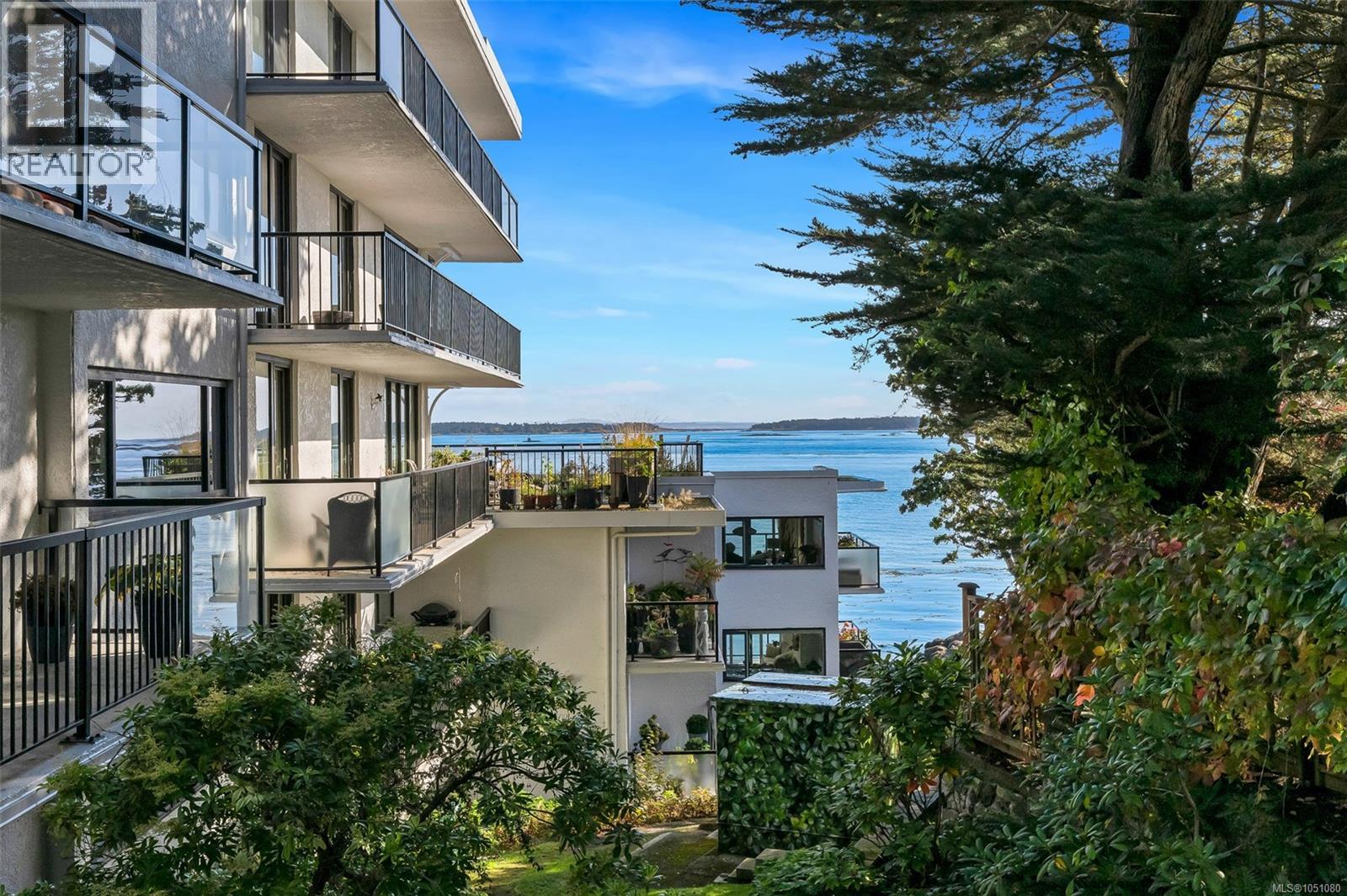 #407 1159 Beach Dr - Image 35