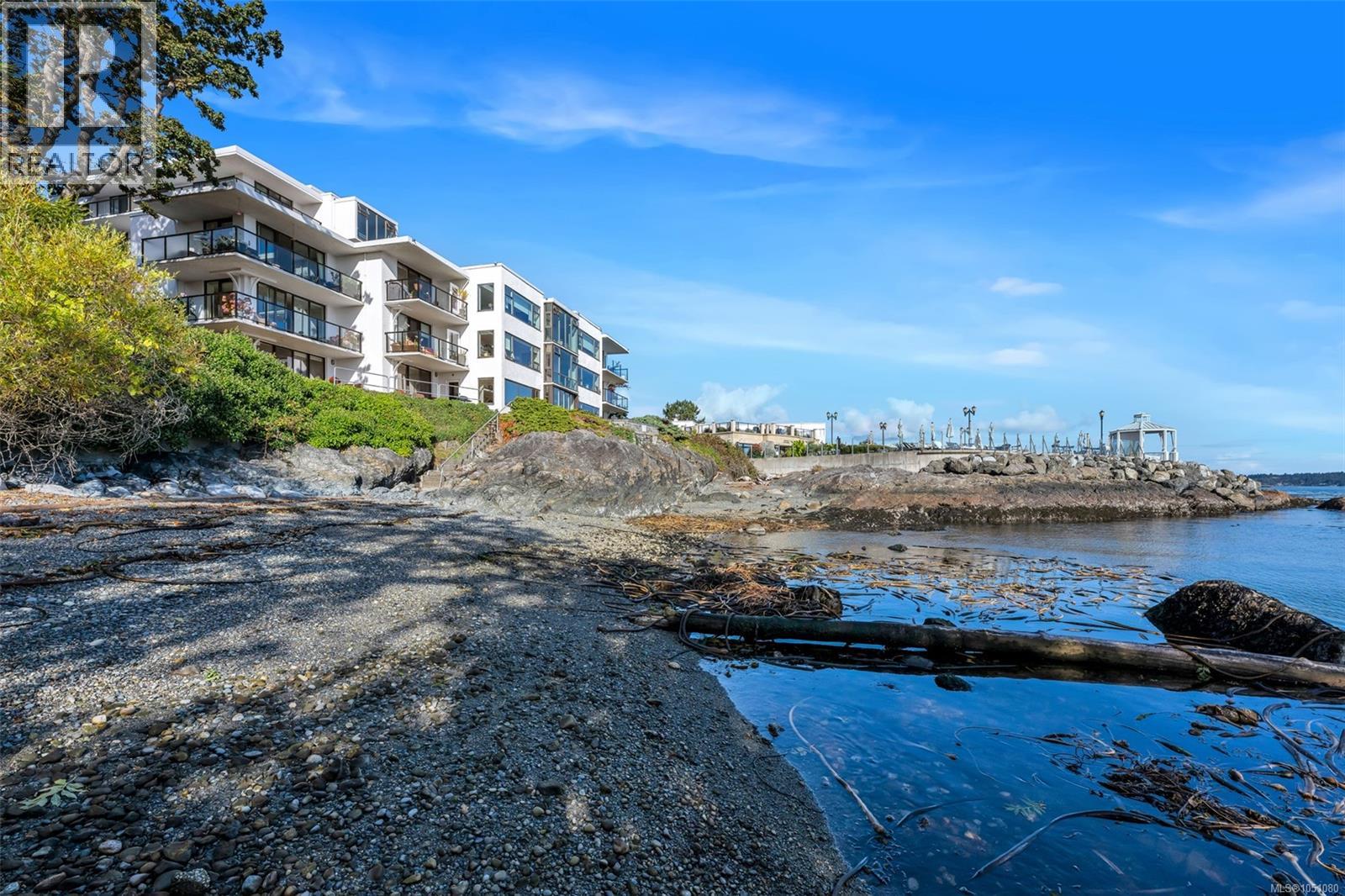 #407 1159 Beach Dr - 49