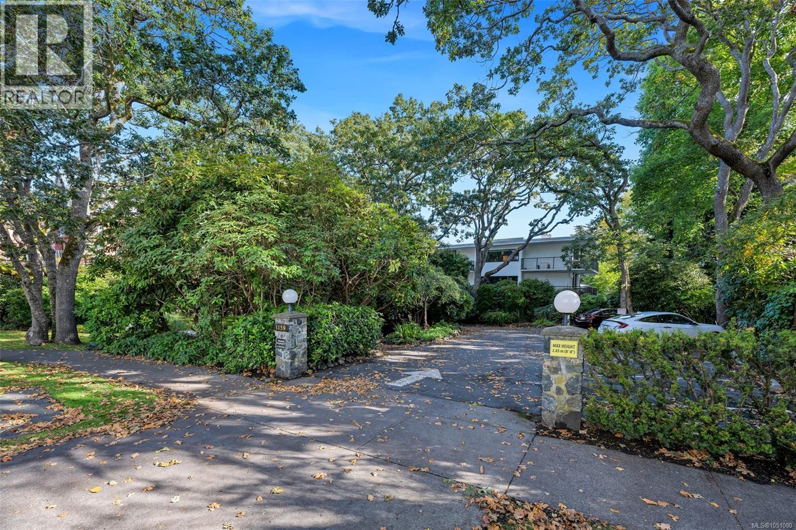 #407 1159 Beach Dr - 53