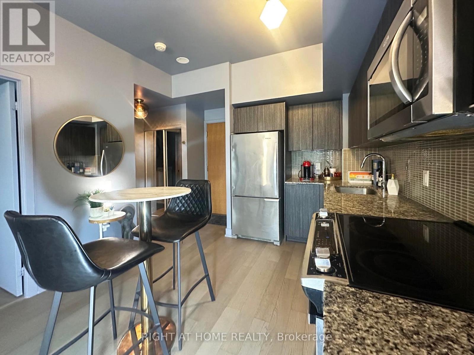 #540 30 SHORE BREEZE DRIVE - 2
