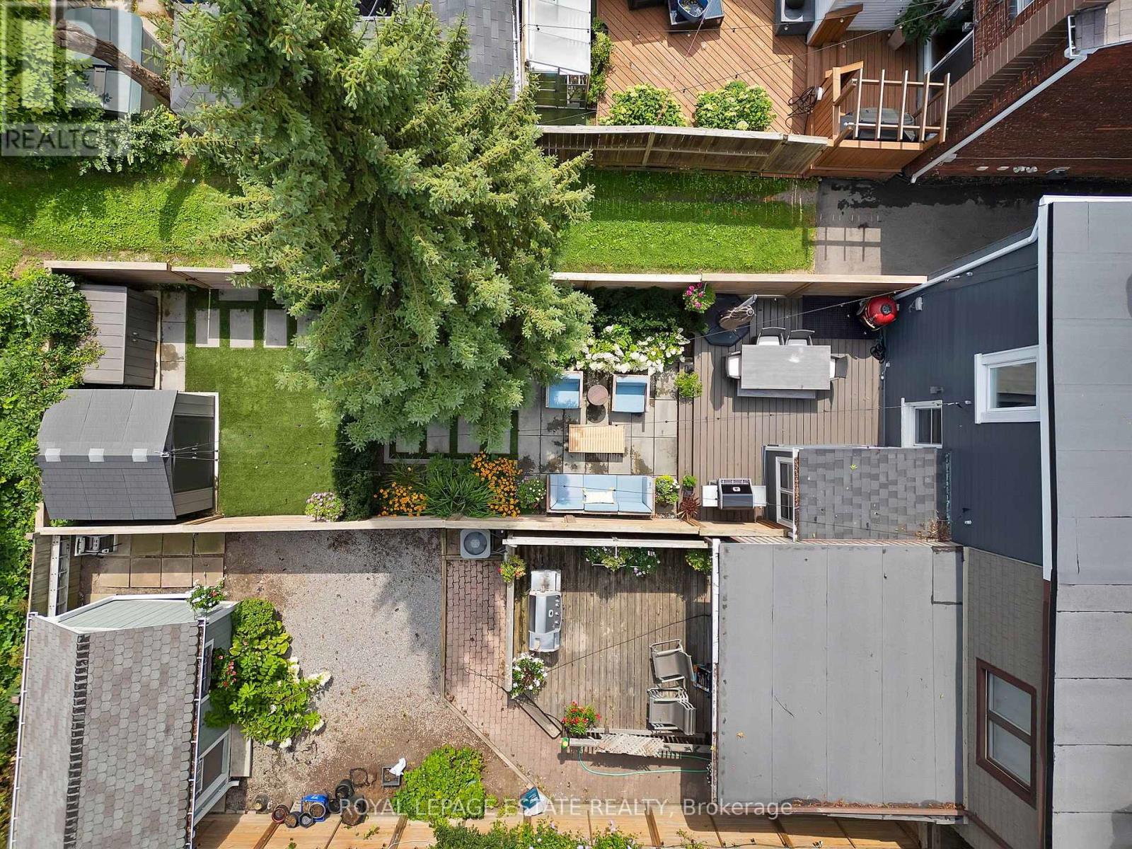 11 HEMLOCK AVENUE - 35