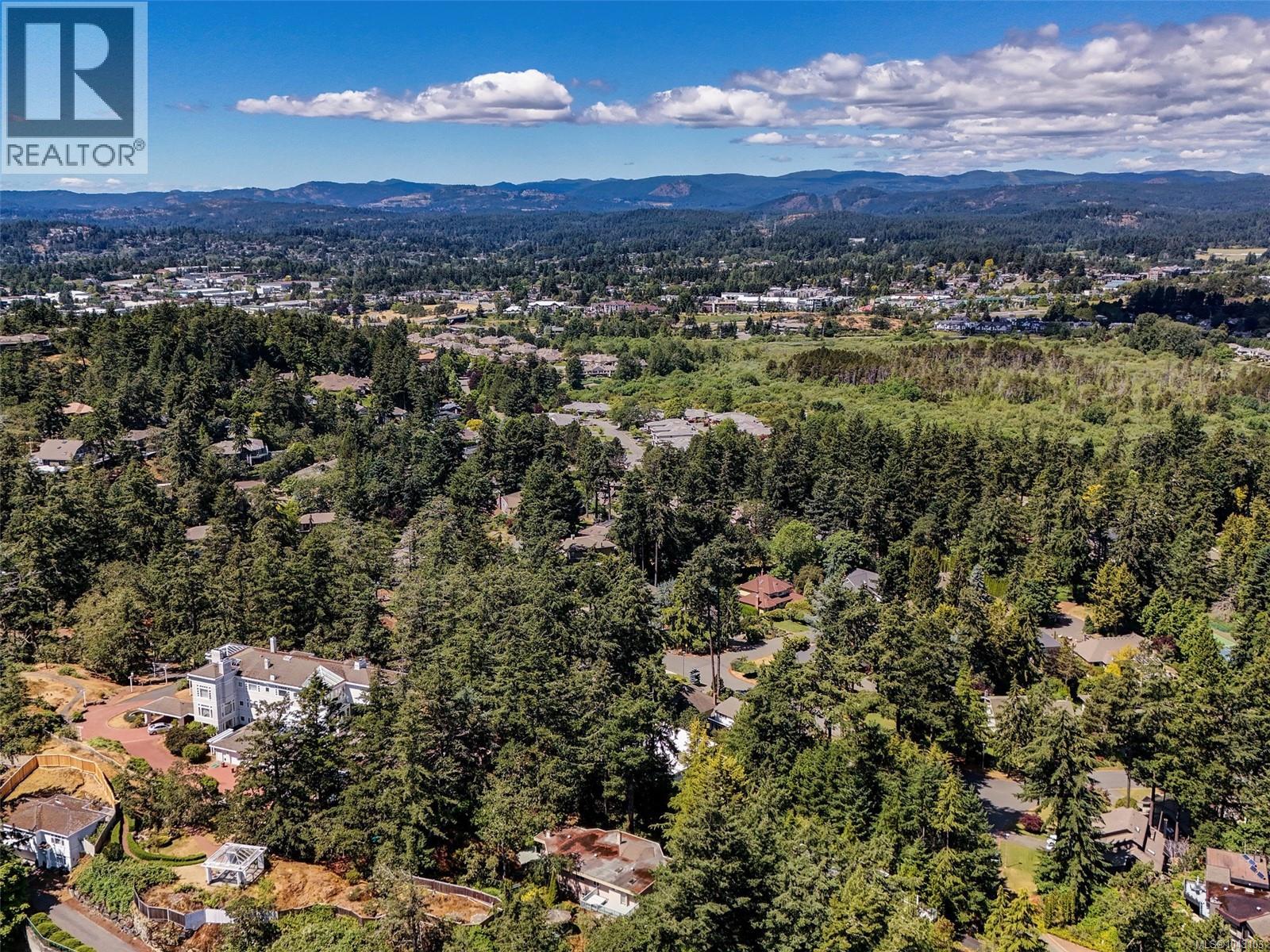 1055 Thistlewood Dr - 37