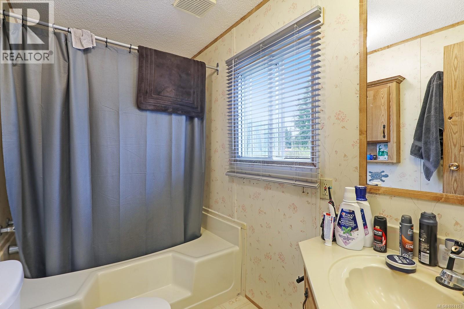 7561 Howard Rd - Image 17
