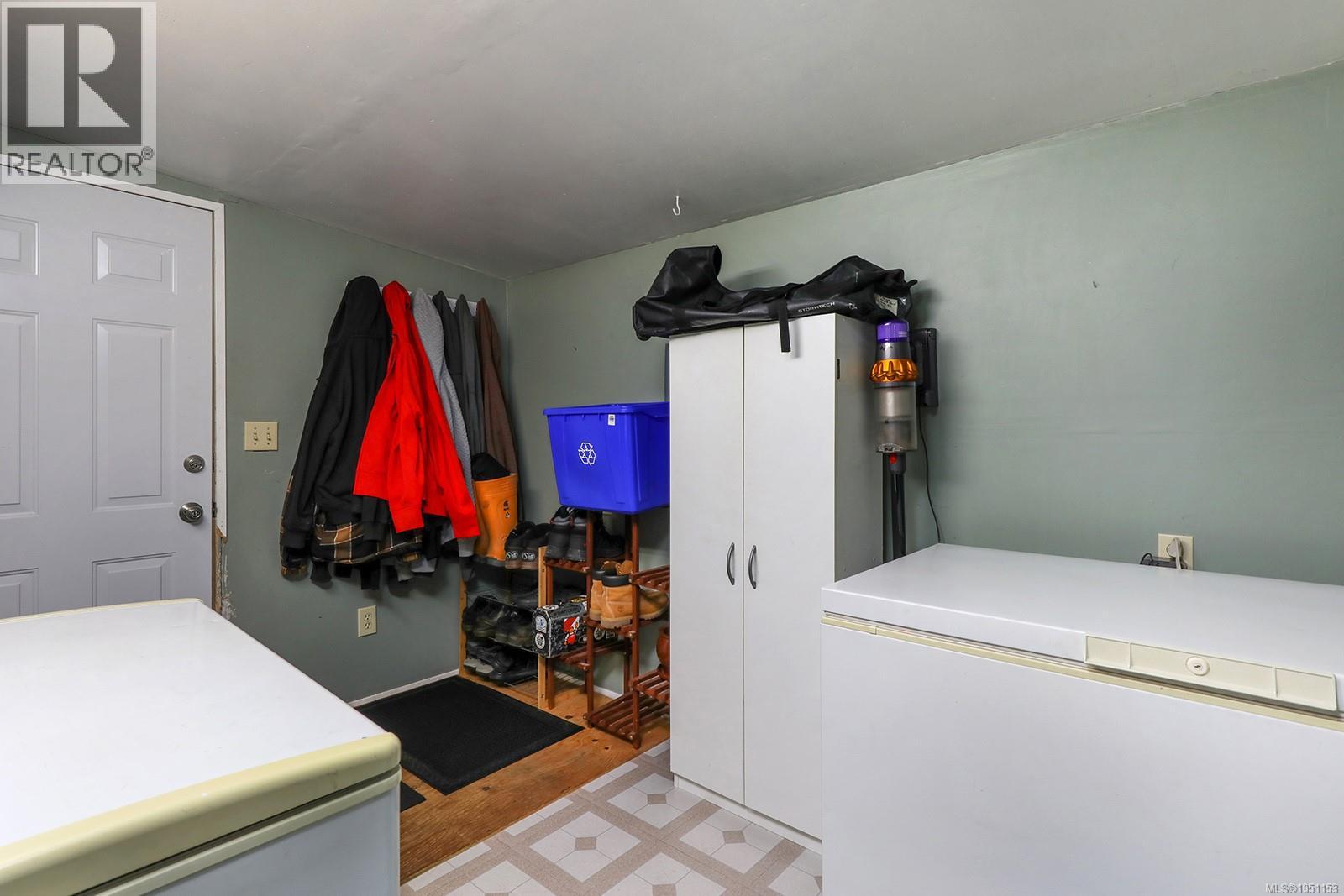 7561 Howard Rd - 20