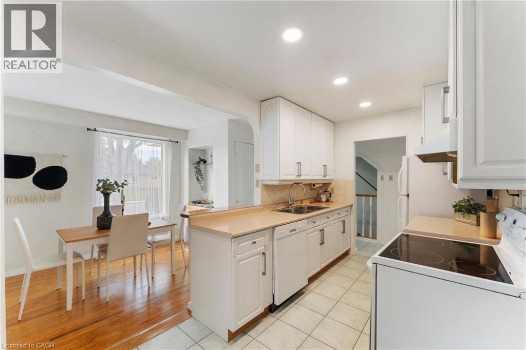 204 BIRCHCLIFFE Crescent, Hamilton — photo 12
