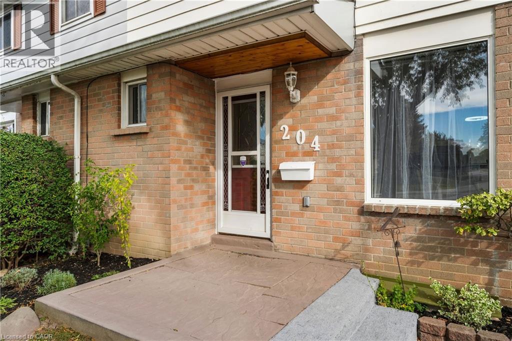204 BIRCHCLIFFE Crescent, Hamilton — photo 3