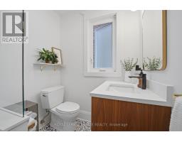 11 Hemlock Avenue, Toronto, ON M4L3E9 Photo 21