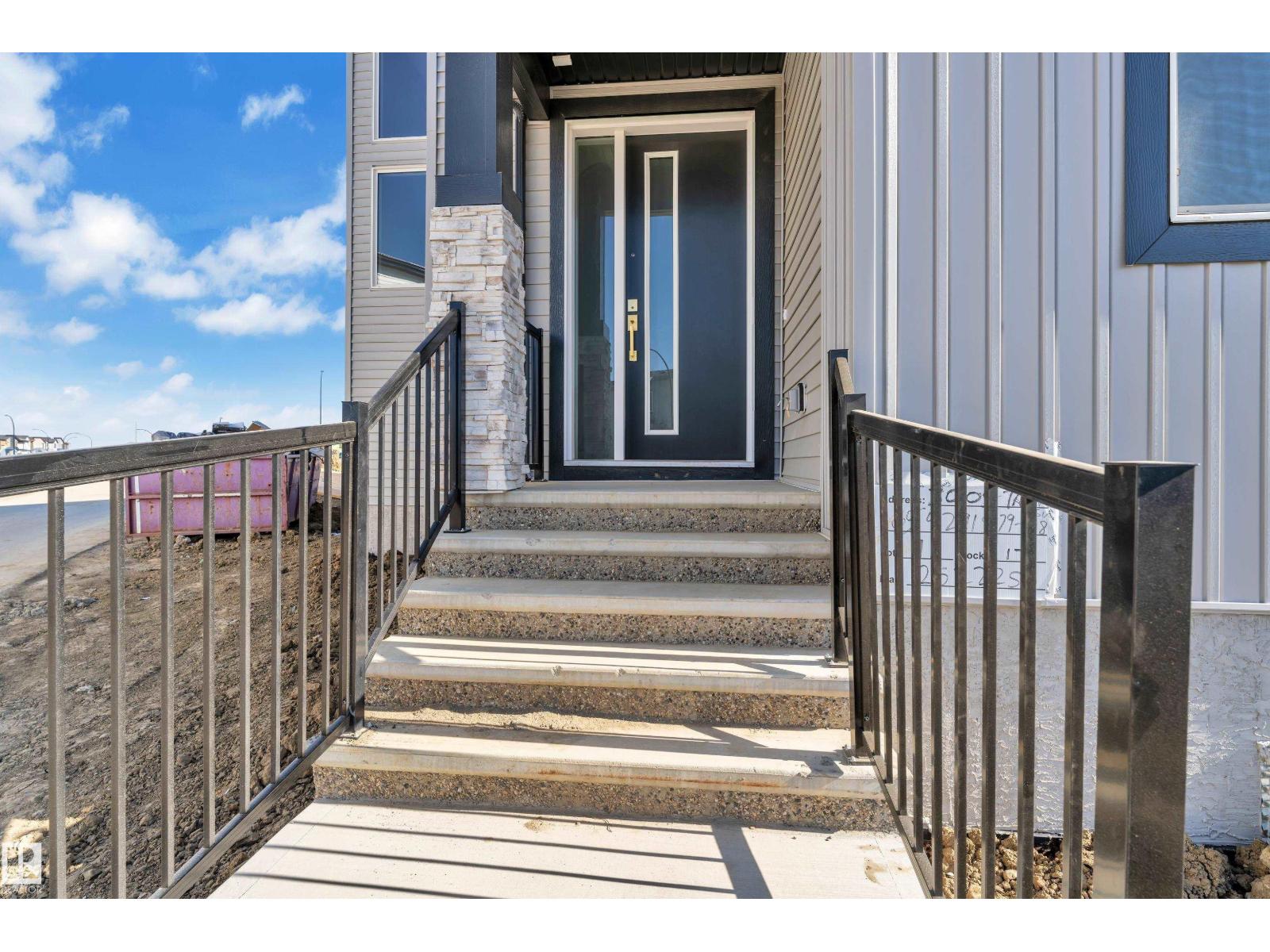 3005 7A Avenue SW - 4