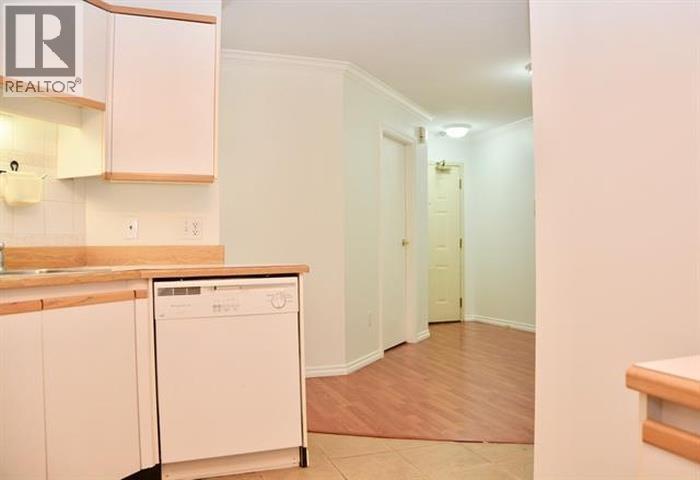 Photo of 2 5635 PATTERSON AVENUE 6