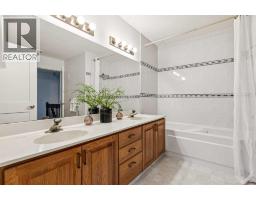 1110 14 Avenue SW - photo 19
